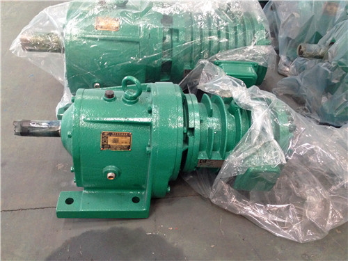 如何解決冷卻塔專用減速機(jī)的散熱問(wèn)題？